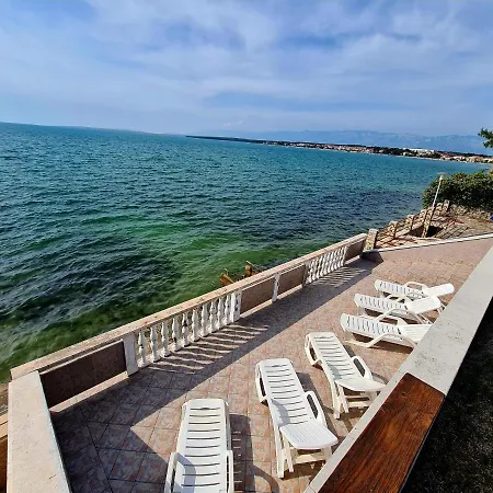 Apartman Mihaela Vrsi Exterior photo