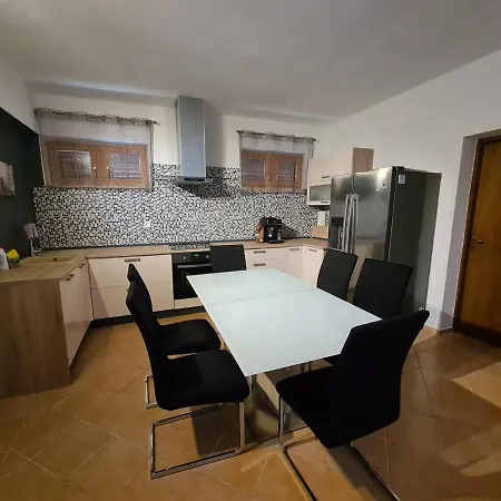 Apartman Mihaela Vrsi Exterior photo